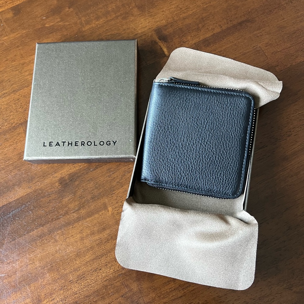 New Leatherology zip wallet in black